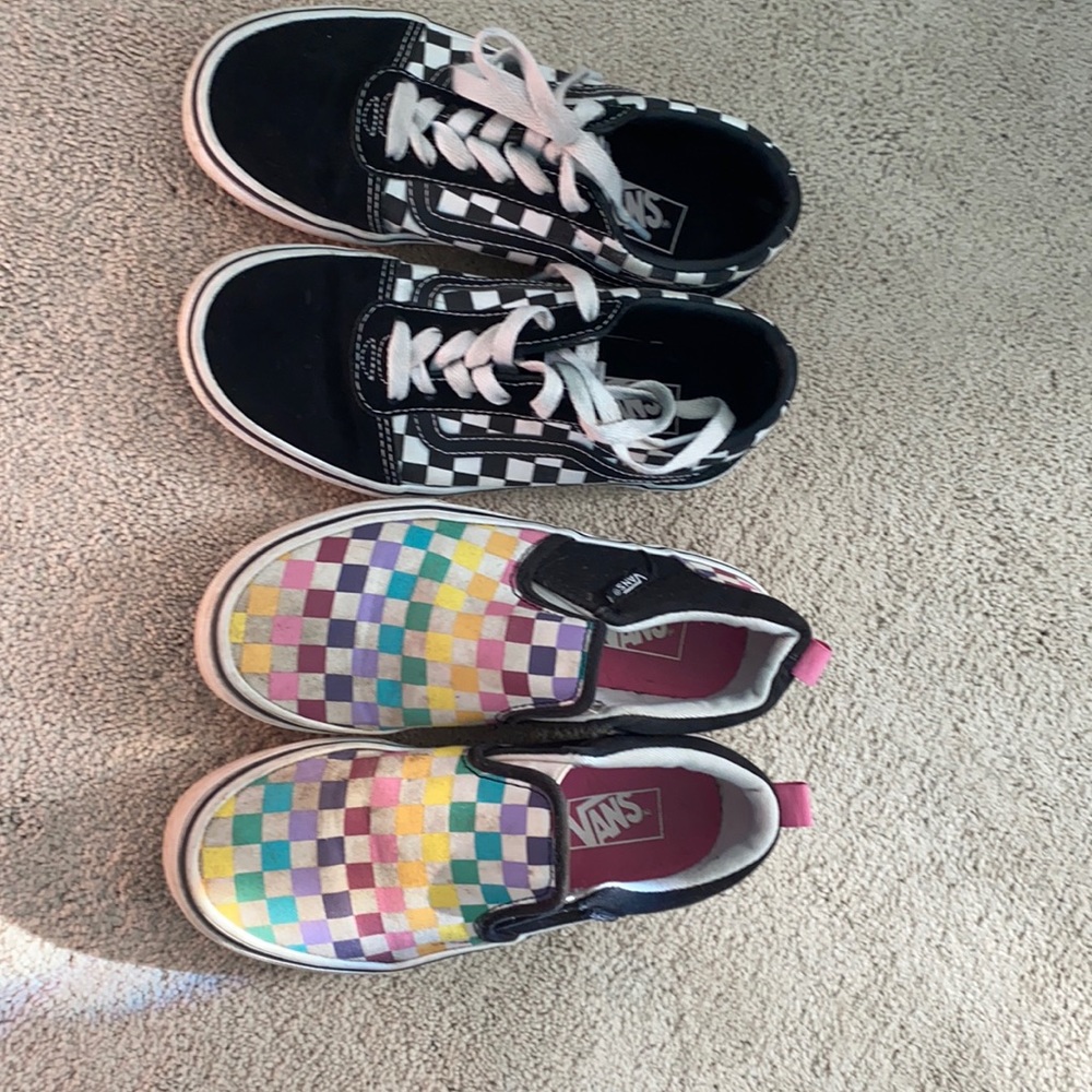 2 pair VANS